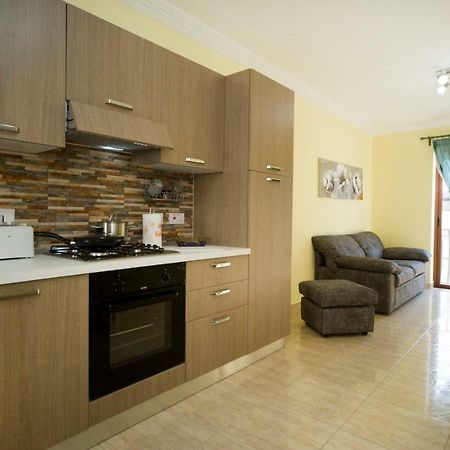 Sliema Duplex 1 Bedroom Apartment With 2 Bathrooms- Sleep 4 מראה חיצוני תמונה