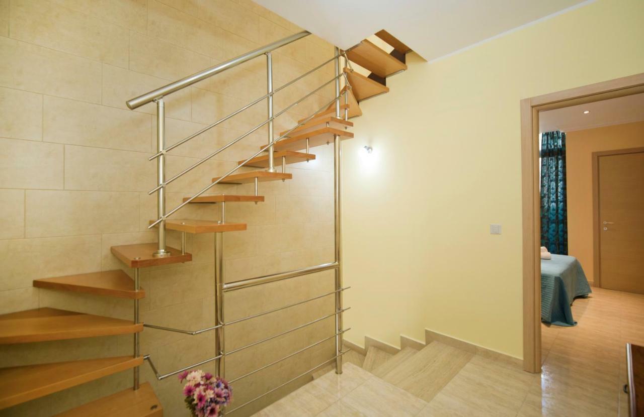 Sliema Duplex 1 Bedroom Apartment With 2 Bathrooms- Sleep 4 מראה חיצוני תמונה